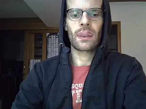 blonde athlete online show from February 5, 2026, 6:26 pm