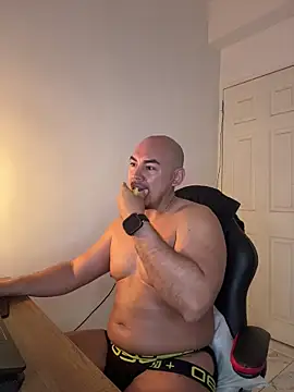 Snapshot of eros_colby chatting on August 7, 2026, 12:44 pm eros colby online show from August 7, 2026, 12:44 pm