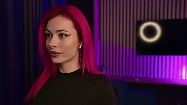 Snapshot of KaylieRosse chatting on February 17, 2026, 6:16 pm KaylieRosse online show from February 17, 2026, 6:16 pm