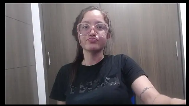 Snapshot of sheryl_25 chatting on March 2, 2026, 4:24 am sheryl 25 online show from March 2, 2026, 4:24 am