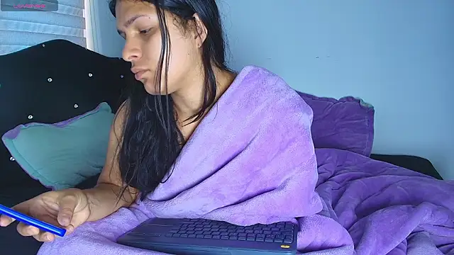 Snapshot of alys_love chatting on February 25, 2026, 2:17 pm alys love online show from February 25, 2026, 2:17 pm