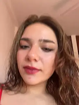 Snapshot of honeymuse chatting on February 16, 2026, 8:40 pm honeymuse online show from February 16, 2026, 8:40 pm