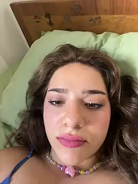 Snapshot of honeymuse chatting on February 15, 2026, 3:22 pm honeymuse online show from February 15, 2026, 3:22 pm