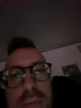 Snapshot of io1Elian chatting on July 16, 2026, 11:35 pm io1Elian online show from July 16, 2026, 11:35 pm