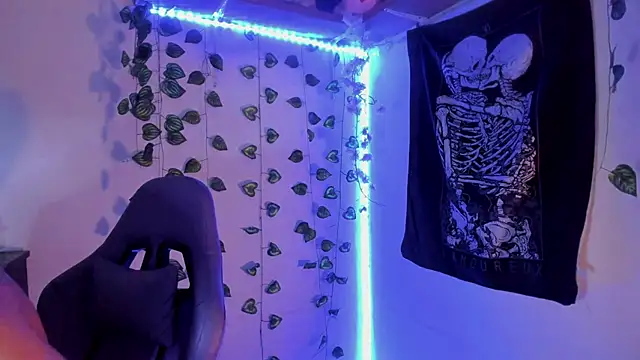 Snapshot of Aaron_Hopper chatting on February 24, 2026, 1:01 pm Aaron Hopper online show from February 24, 2026, 1:01 pm