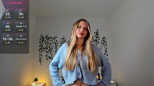 Snapshot of EllyMartinez chatting on February 6, 2026, 2:46 pm EllyMartinez online show from February 6, 2026, 2:46 pm