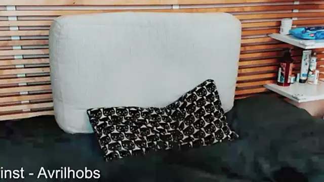 AvrilHobbs online show from April 11, 2026, 7:05 am