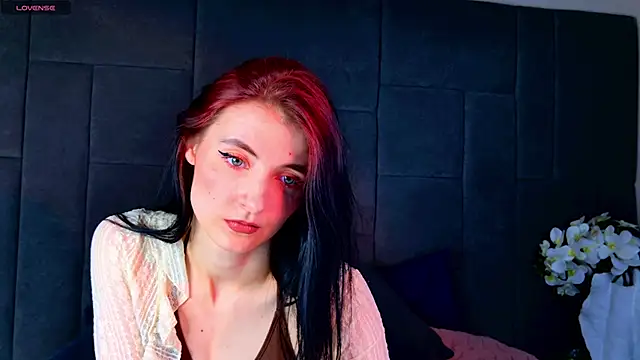 Snapshot of NicoleLuxe chatting on May 15, 2026, 6:06 pm NicoleLuxe online show from May 15, 2026, 6:06 pm