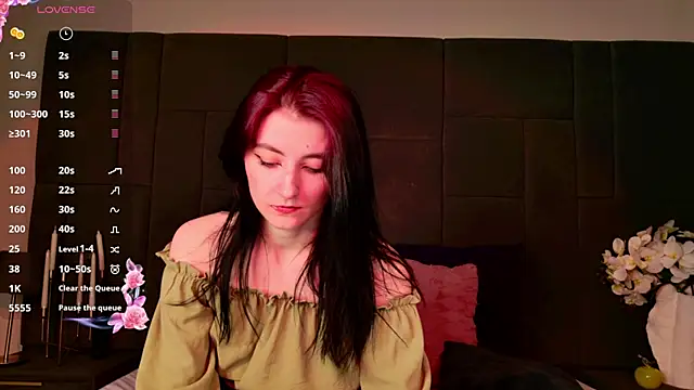 Snapshot of NicoleLuxe chatting on April 29, 2026, 6:14 pm NicoleLuxe online show from April 29, 2026, 6:14 pm