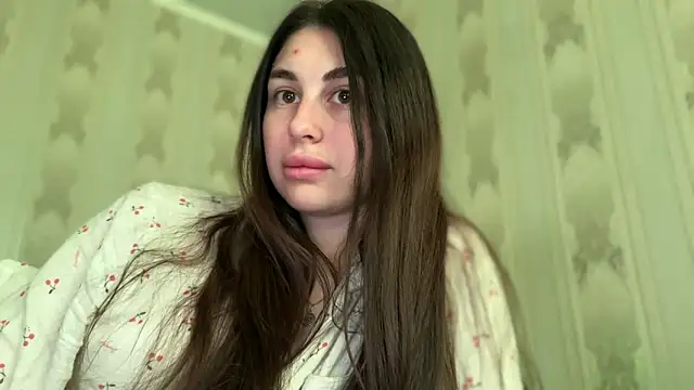 LiluMartiznir online show from April 17, 2026, 5:54 am