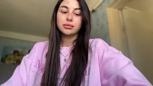 LiluMartiznir online show from April 15, 2026, 10:32 am