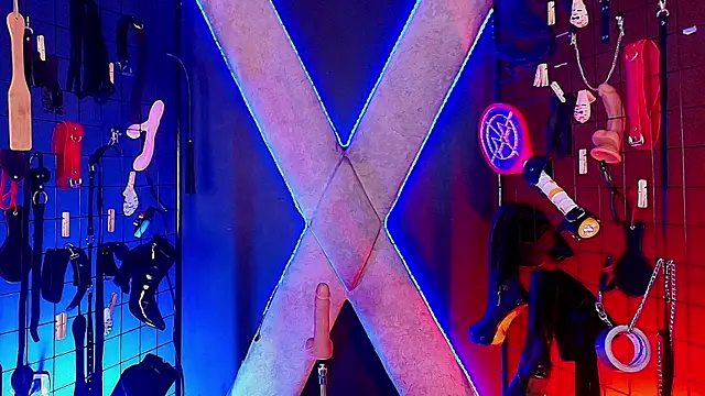 Candyqueen bdsm  online show from February 8, 2026, 3:26 am