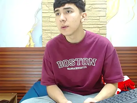 Snapshot of massimoferrera303av chatting on February 25, 2026, 7:47 pm massimoferrera303av online show from February 25, 2026, 7:47 pm