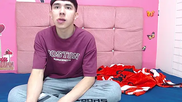 Snapshot of massimoferrera303av chatting on February 15, 2026, 6:18 pm massimoferrera303av online show from February 15, 2026, 6:18 pm