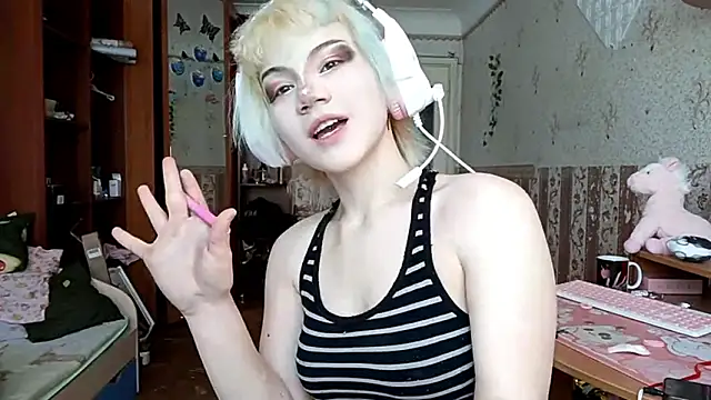 Snapshot of KathernSaulters chatting on March 1, 2026, 7:19 am KathernSaulters online show from March 1, 2026, 7:19 am