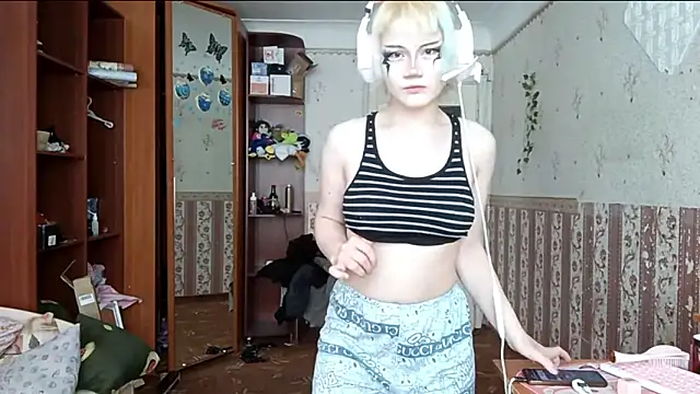 Snapshot of KathernSaulters chatting on March 3, 2026, 7:37 am KathernSaulters online show from March 3, 2026, 7:37 am