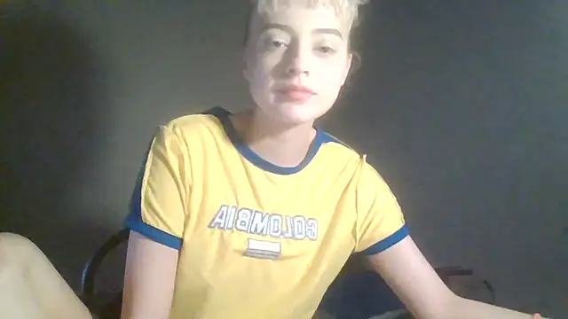 KiwiDreamy1 online show from February 10, 2026, 11:15 pm