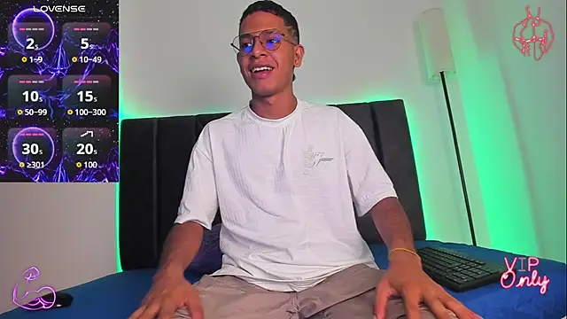 Snapshot of StellayDrake chatting on February 15, 2026, 1:43 pm StellayDrake online show from February 15, 2026, 1:43 pm