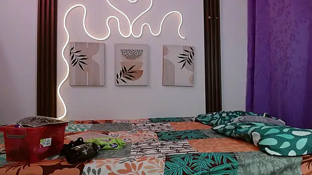 Miss Merrie online show from February 18, 2026, 9:28 am