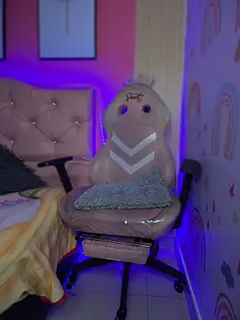 Karolaiin LS online show from February 24, 2026, 8:42 pm