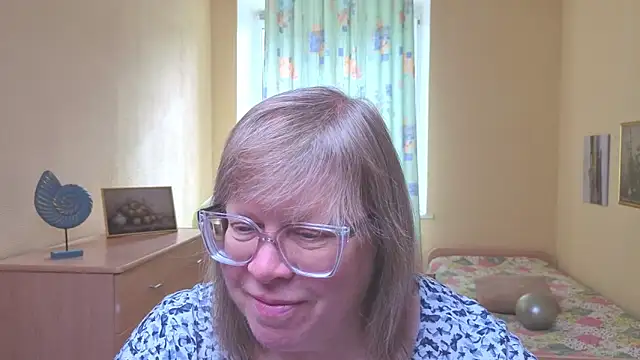 Emma Eclipsee online show from March 3, 2026, 10:33 am