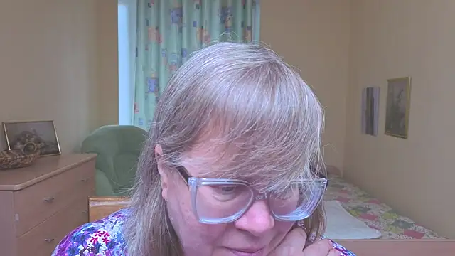 Emma Eclipsee online show from April 1, 2026, 1:41 pm