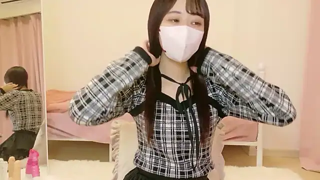 Snapshot of rinochan_v chatting on February 10, 2026, 11:42 am rinochan v online show from February 10, 2026, 11:42 am