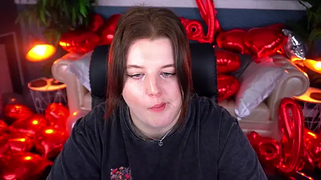 KristiFoxy online show from February 4, 2026, 1:28 pm