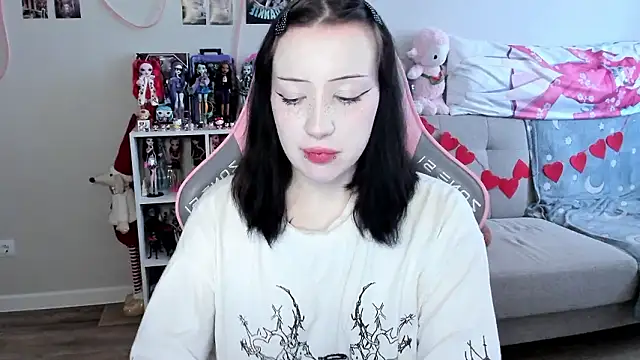 MollysLand online show from March 24, 2026, 8:58 am