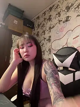 Snapshot of YukiiTYAN chatting on February 14, 2026, 2:28 pm YukiiTYAN online show from February 14, 2026, 2:28 pm