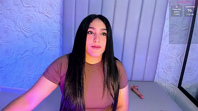 Lya dubois  online show from April 18, 2026, 9:15 pm