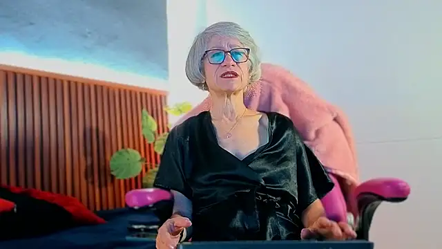 Snapshot of miss_monserrate01 chatting on February 4, 2026, 12:55 pm miss monserrate01 online show from February 4, 2026, 12:55 pm