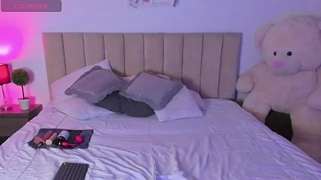 AmberRaiden online show from February 8, 2026, 3:37 am