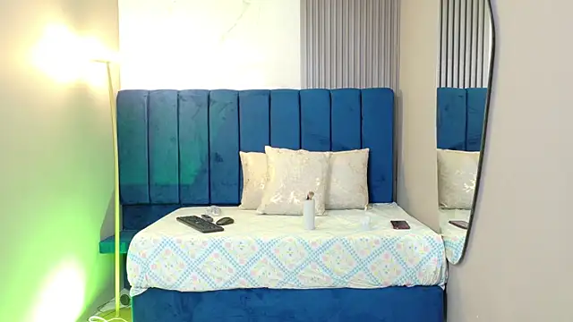 Snapshot of rouxinferno_cr chatting on February 12, 2026, 4:23 am rouxinferno cr online show from February 12, 2026, 4:23 am