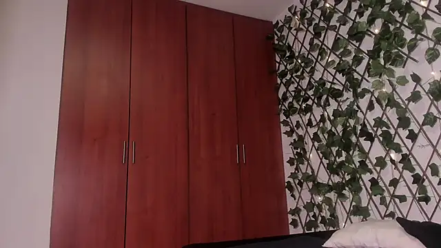 Snapshot of MelanysmithH chatting on February 14, 2026, 11:21 am MelanysmithH online show from February 14, 2026, 11:21 am