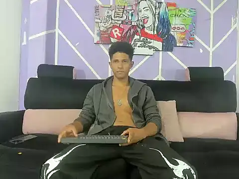 Yoel hot2004 online show from April 5, 2026, 7:42 pm