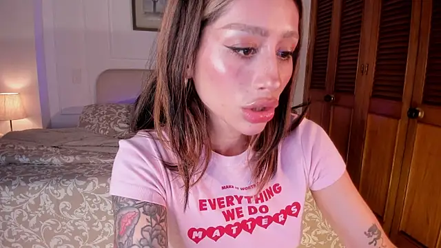 ConnieDeep online show from April 15, 2026, 10:10 am