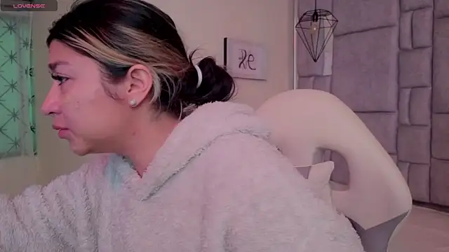 Snapshot of Dahiana_Dmour_ chatting on June 24, 2026, 12:26 pm Dahiana Dmour online show from June 24, 2026, 12:26 pm