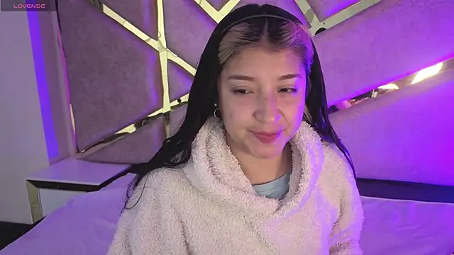 Dahiana Dmour  online show from March 10, 2026, 12:20 pm