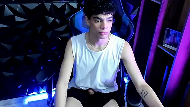 Snapshot of Elbombondelcircuit chatting on February 16, 2026, 7:45 pm Elbombondelcircuit online show from February 16, 2026, 7:45 pm