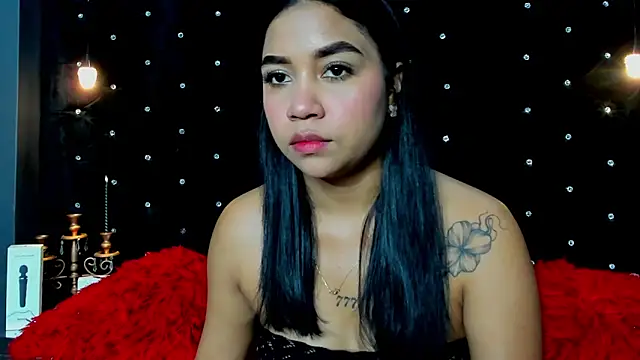 Snapshot of MiaWolton chatting on May 4, 2026, 7:17 pm MiaWolton online show from May 4, 2026, 7:17 pm
