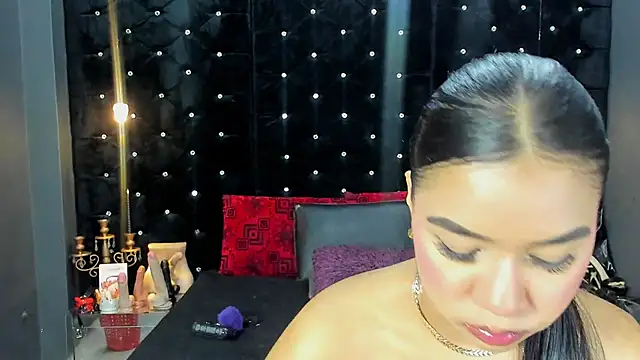 MiaWolton online show from February 24, 2026, 7:59 pm