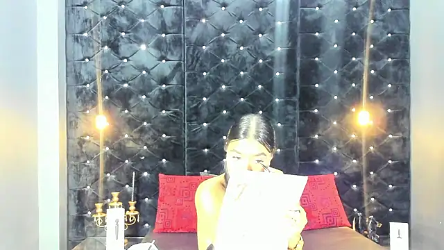 MiaWolton online show from February 2, 2026, 11:59 pm