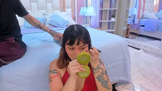 Goldentemptation  online show from June 2, 2026, 7:36 pm