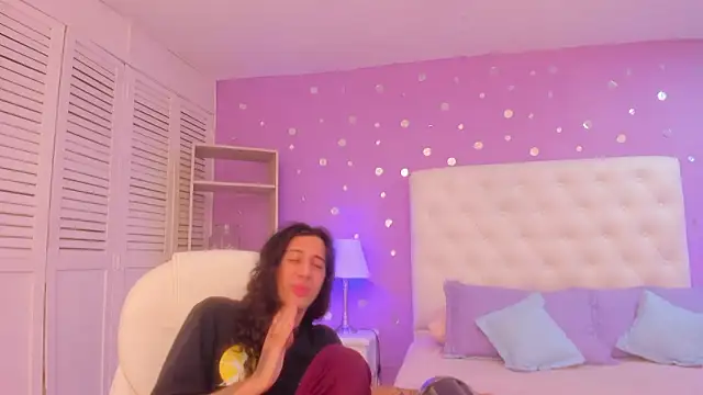 Snapshot of Goldentemptation_ chatting on February 28, 2026, 7:46 pm Goldentemptation online show from February 28, 2026, 7:46 pm