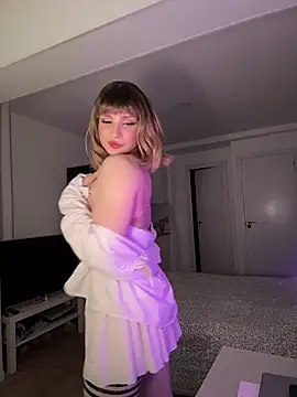 Julia SweetBaby online show from March 3, 2026, 3:30 pm