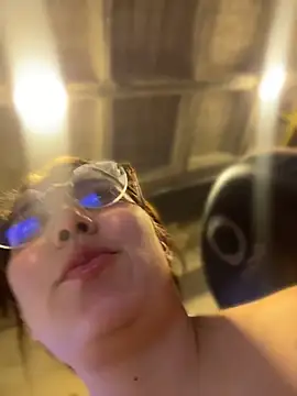 Arya    online show from April 16, 2026, 9:50 pm