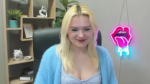 SweetLilyxo online show from April 16, 2026, 6:25 am