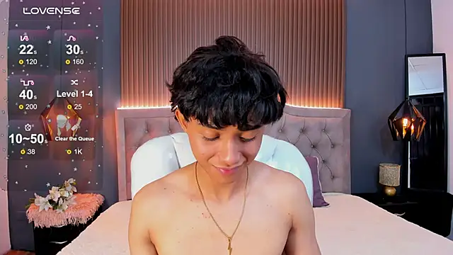 Snapshot of Noa_03 chatting on February 5, 2026, 1:29 pm Noa 03 online show from February 5, 2026, 1:29 pm