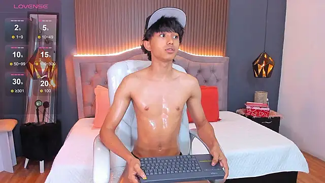 Noa 03 online show from March 15, 2026, 2:02 pm